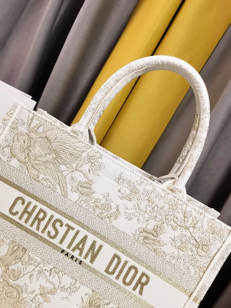 Christian Dior Shopping Bags